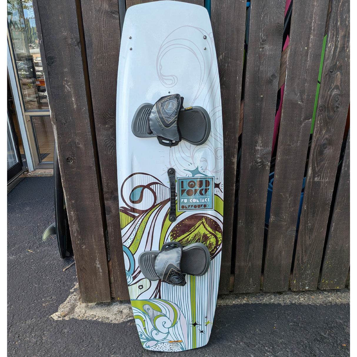 USED Liquid Force Full Contact 146 Kiteboard w/ Pad Set