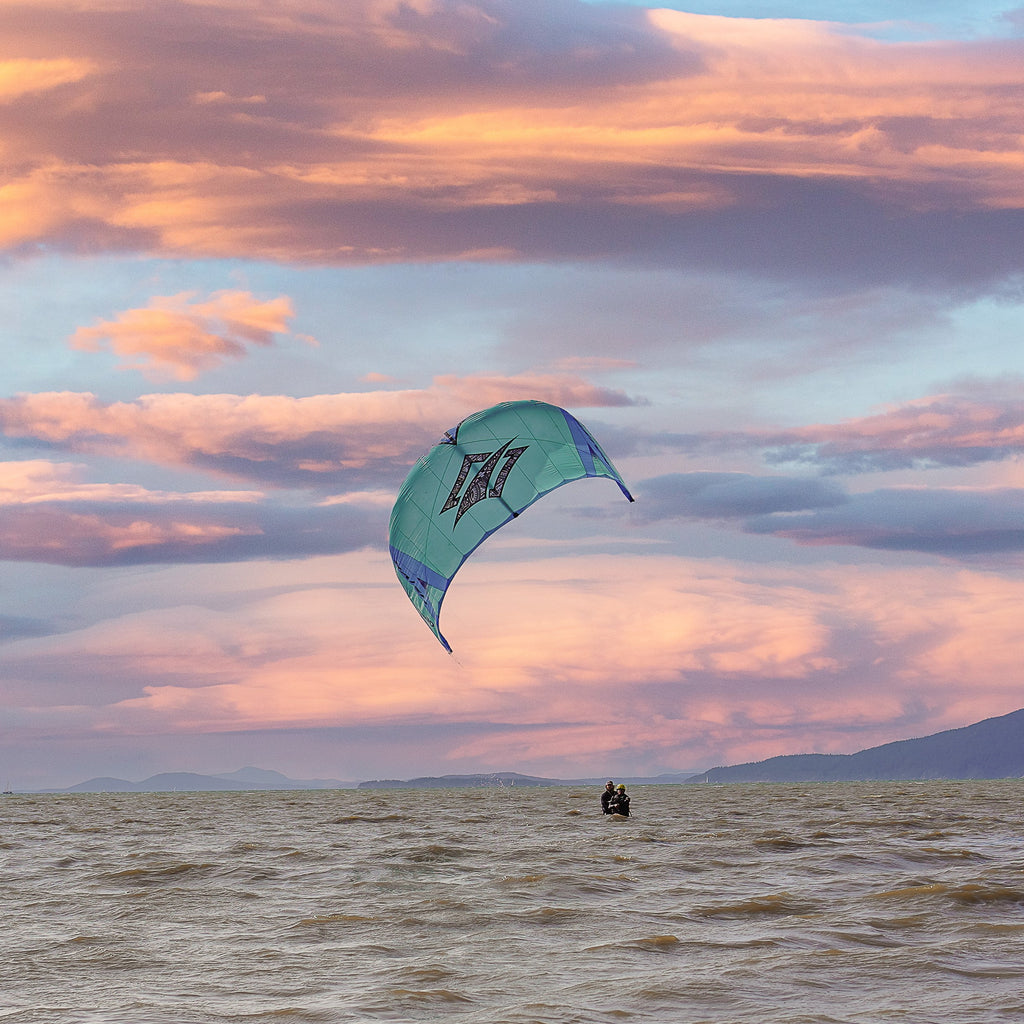 Beginner Kiteboarding Lesson - Introduction and Progression in Kiteboarding